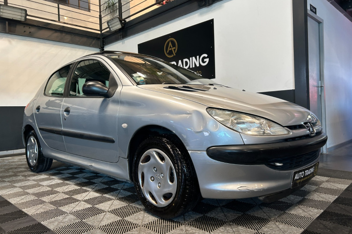 PEUGEOT 206