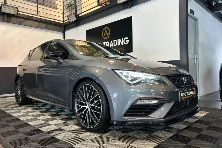SEAT LEON