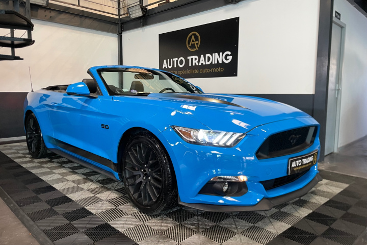 FORD MUSTANG CONVERTIBLE