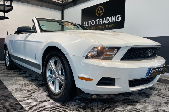 FORD MUSTANG