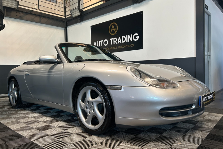 PORSCHE 911 CARRERA 4 CABRIOLET 996