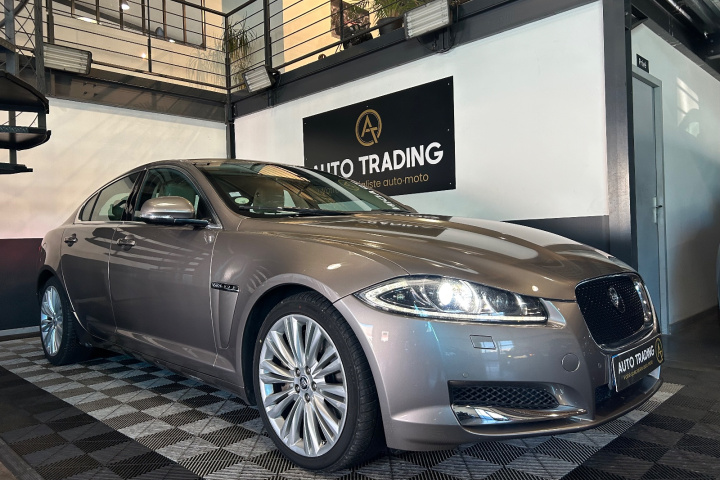 JAGUAR XF