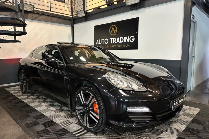 PORSCHE PANAMERA