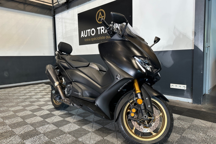 YAMAHA XP560D