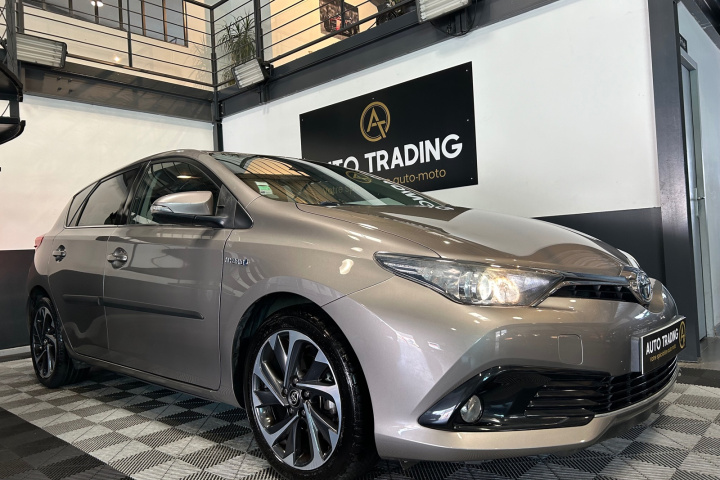 TOYOTA AURIS TOURING SPORTS